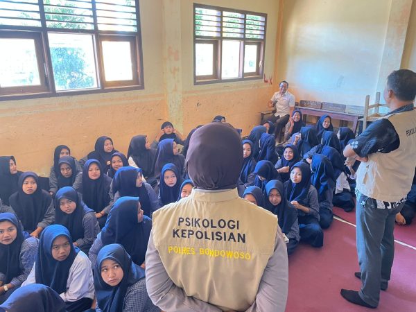 Polres Bondowoso Gelar Psikoedukasi Stop Bullying Untuk Pelajar