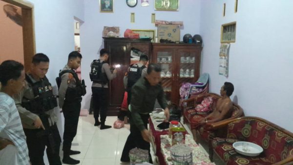 Polres Probolinggo Berhasil Amankan Ratusan Bahan Peledak Jenis Mercon di Besuk